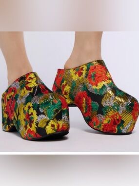 Azalea Wang Vesta Clog